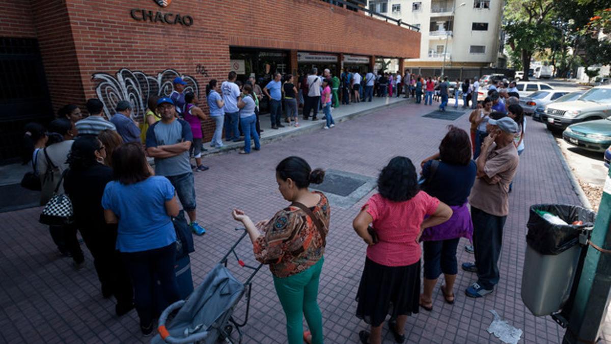 LA CADA VEZ MÁS COMPLICADA TAREA DE ENCONTRAR MEDICAMENTOS EN VENEZUELA