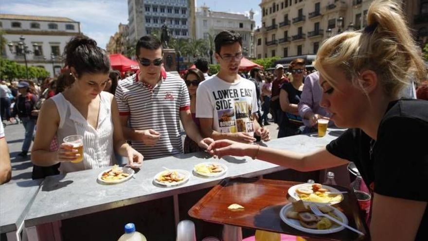 Degustación del flamenquín más grande del mundo en Córdoba.