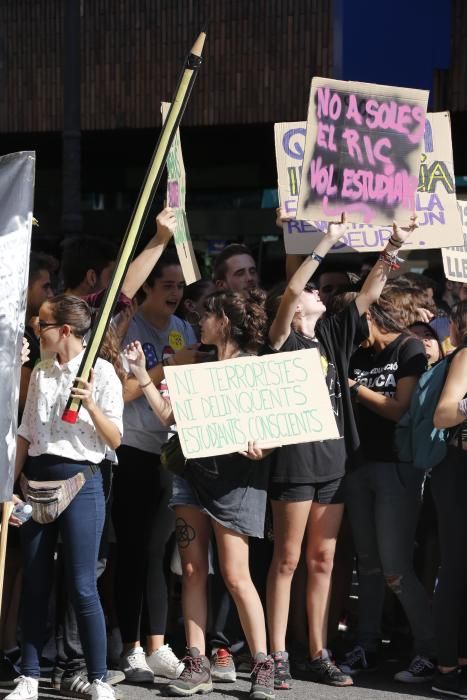 Protesta de estudiantes en Valencia contra la reválida