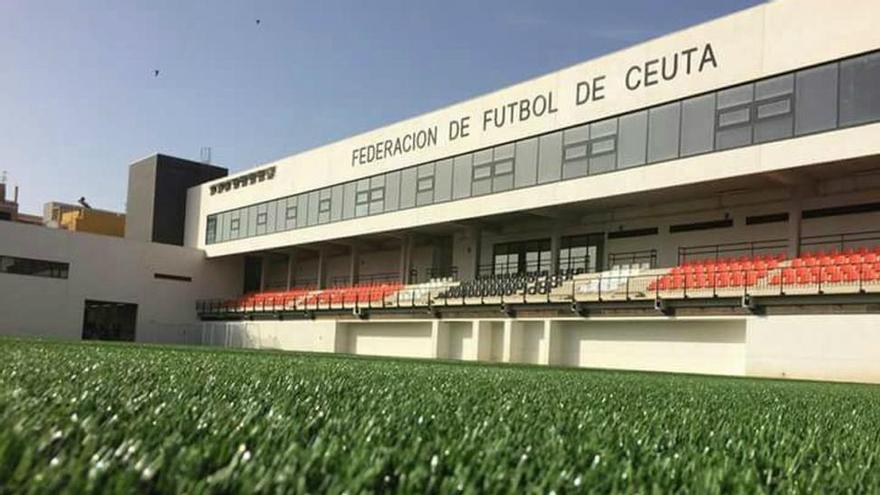 Suspendido un partido en Ceuta tras ser agredido a patadas el árbitro