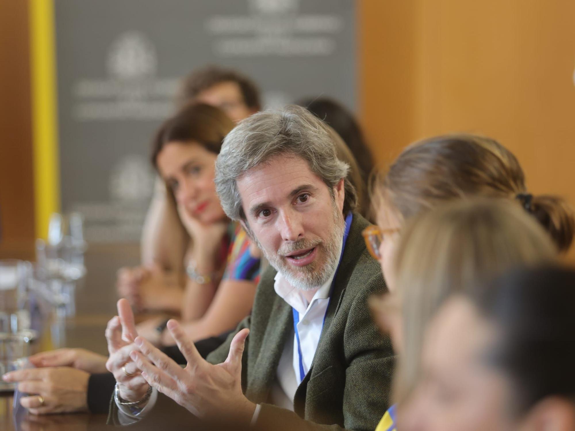 Teika presenta su apuesta por el deporte femenino ‘Juegan ellas, ganamos todos’ a la Ministra de Igualdad, Ana Redondo