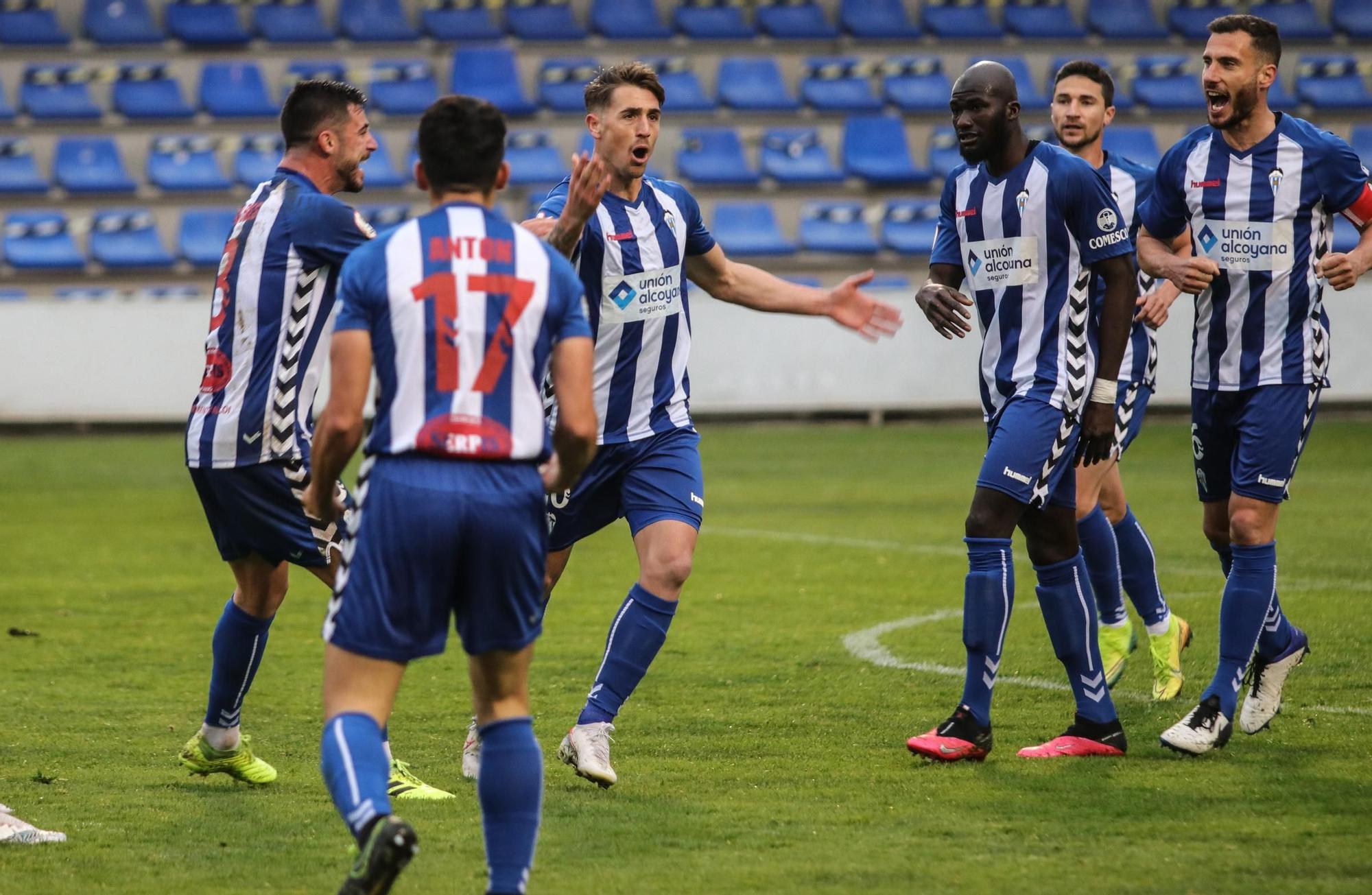 El Alcoyano se lleva los tres puntos ante La Nucía