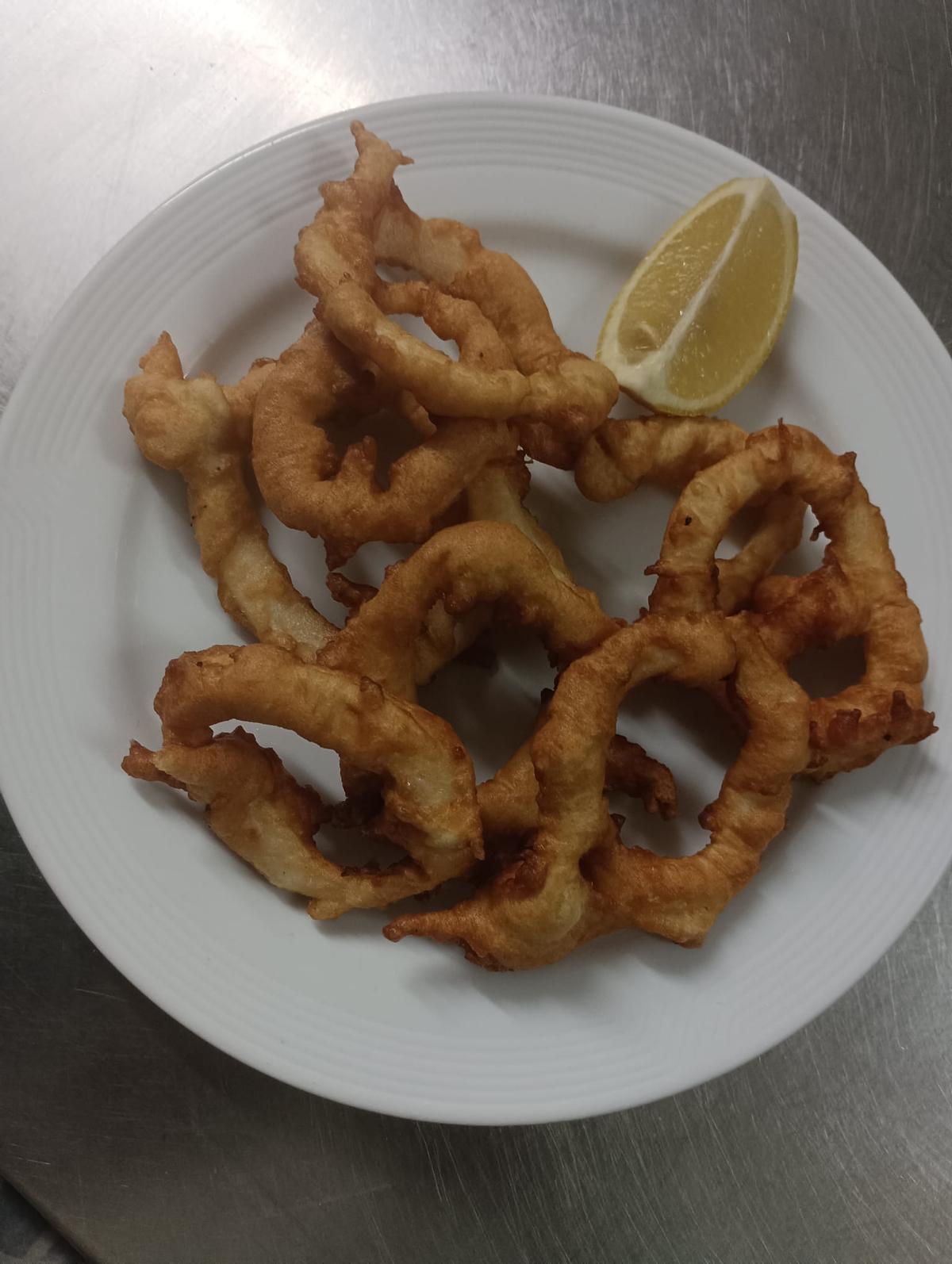 Calamars a la romana de la casa, plat de sis euros.