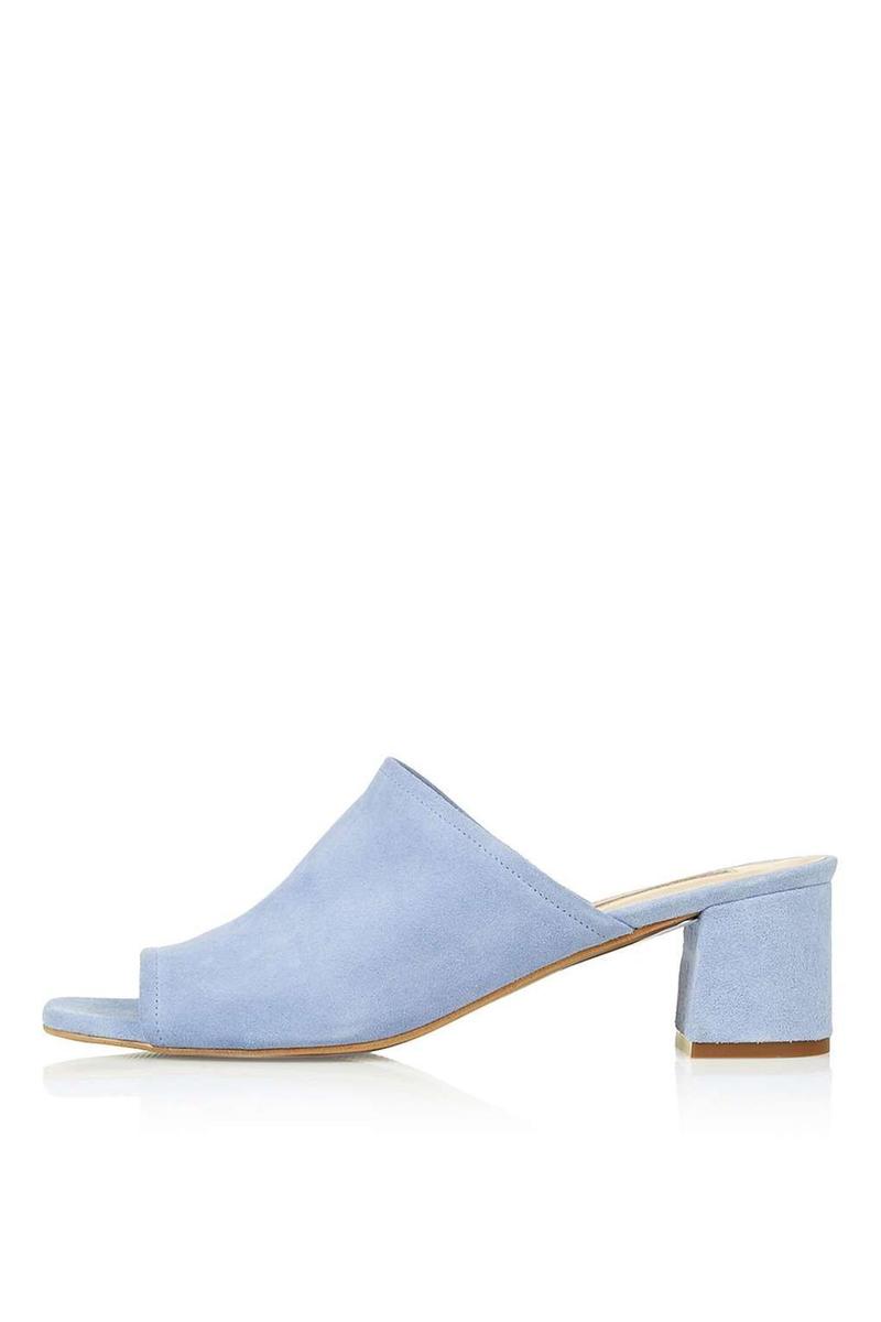 Mules para el verano, de ante en color azul de Topshop (80€)