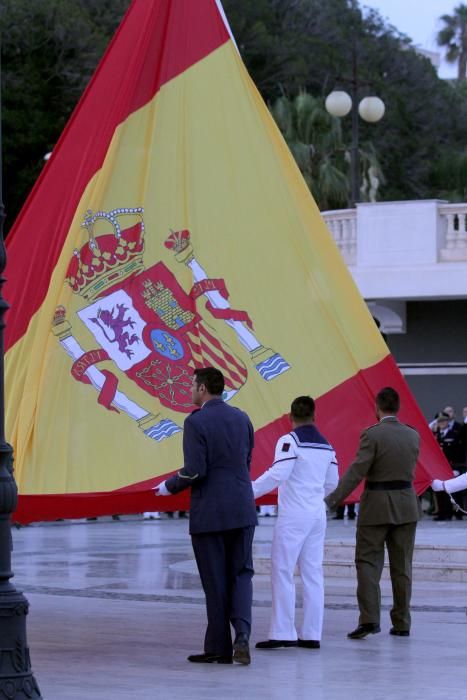 Acto solemne de arriado de bandera por el Día de las Fuerzas Armadas