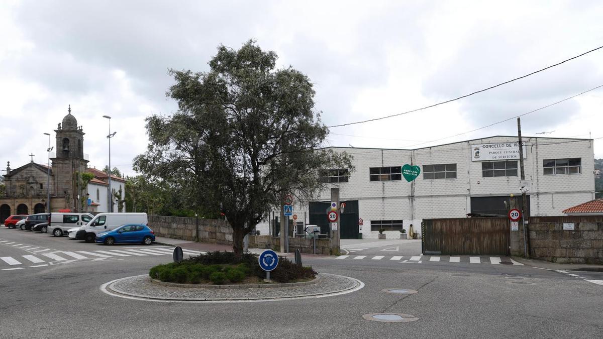 La iglesia de Santa Cristina y el Parque Central de Servicios del Concello de Vigo.