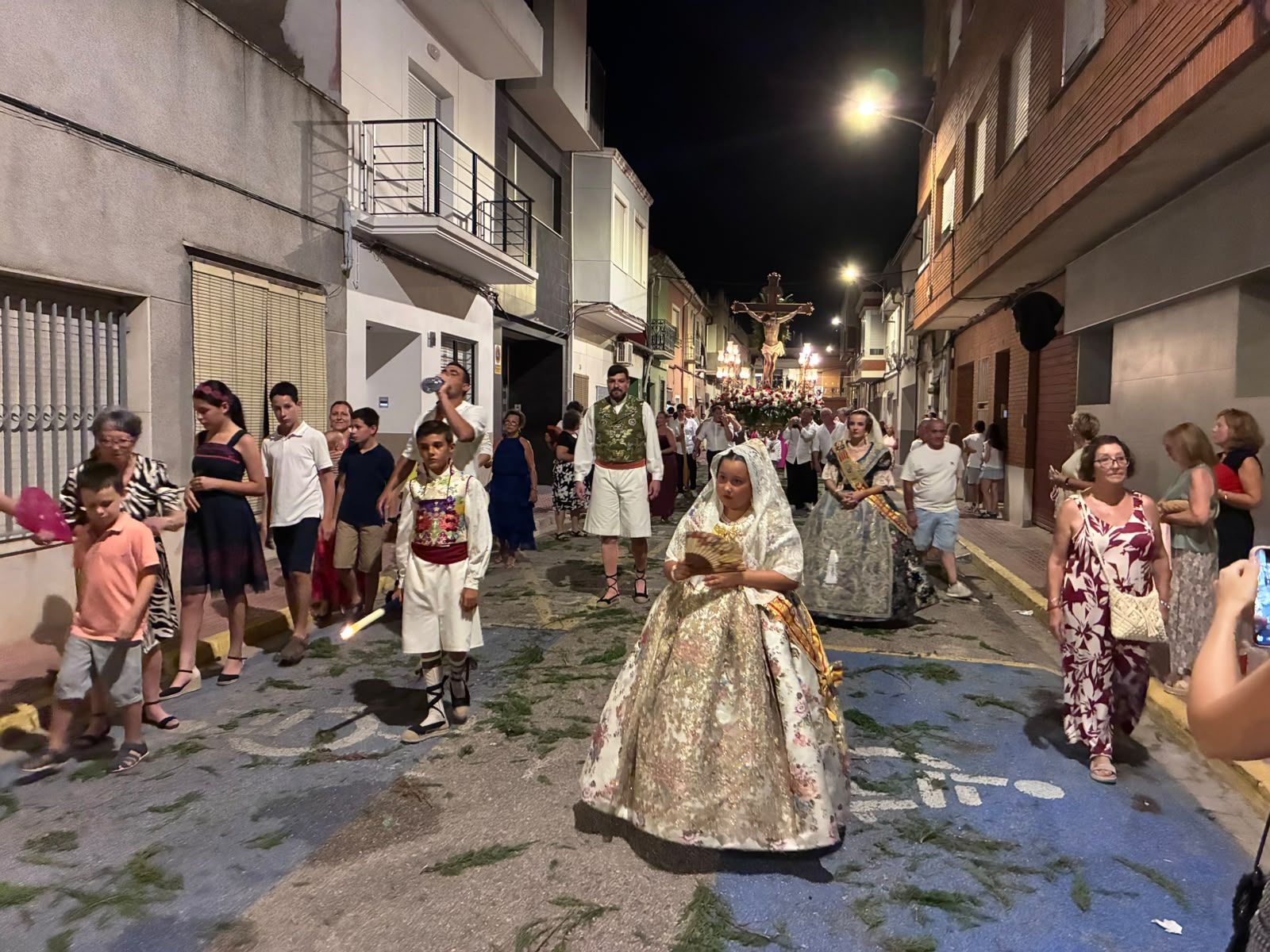 Imagen de la procesión celebrada en Fortaleny en honor al Santíssim Crist del Consol.