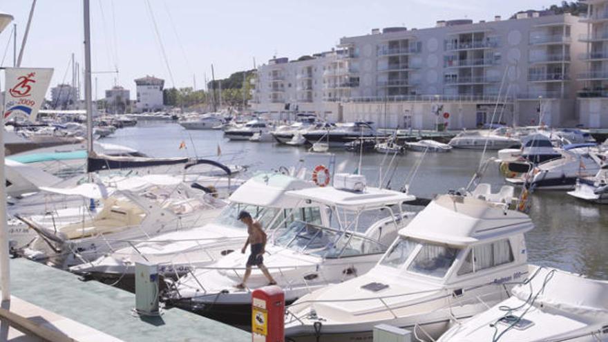 Embarcacions d&#039;esbarjo amarrades a Platja d&#039;Aro.