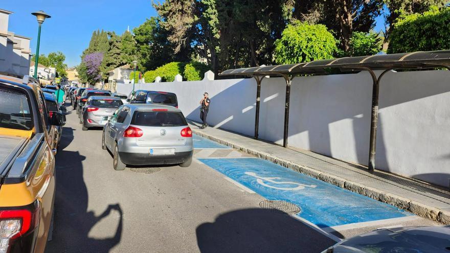 Los aparcamientos para personas con movilidad reducida de la calle Manuel de Palacio.