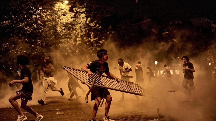 DISTURBIOS FRANCIA PSG | Así fueron los disturbios en Francia tras la victoria del PSG: más de 400 detenidos y siete policías heridos