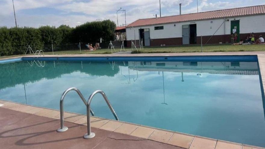 Descontento en Zamora con el estado de esta piscina: &quot;Es una charca de ranas&quot;