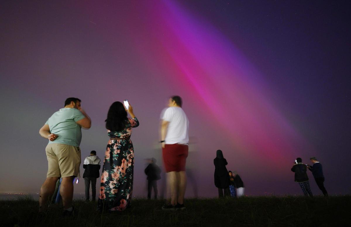 Aurora boreal en Crosby, Reino Unido.