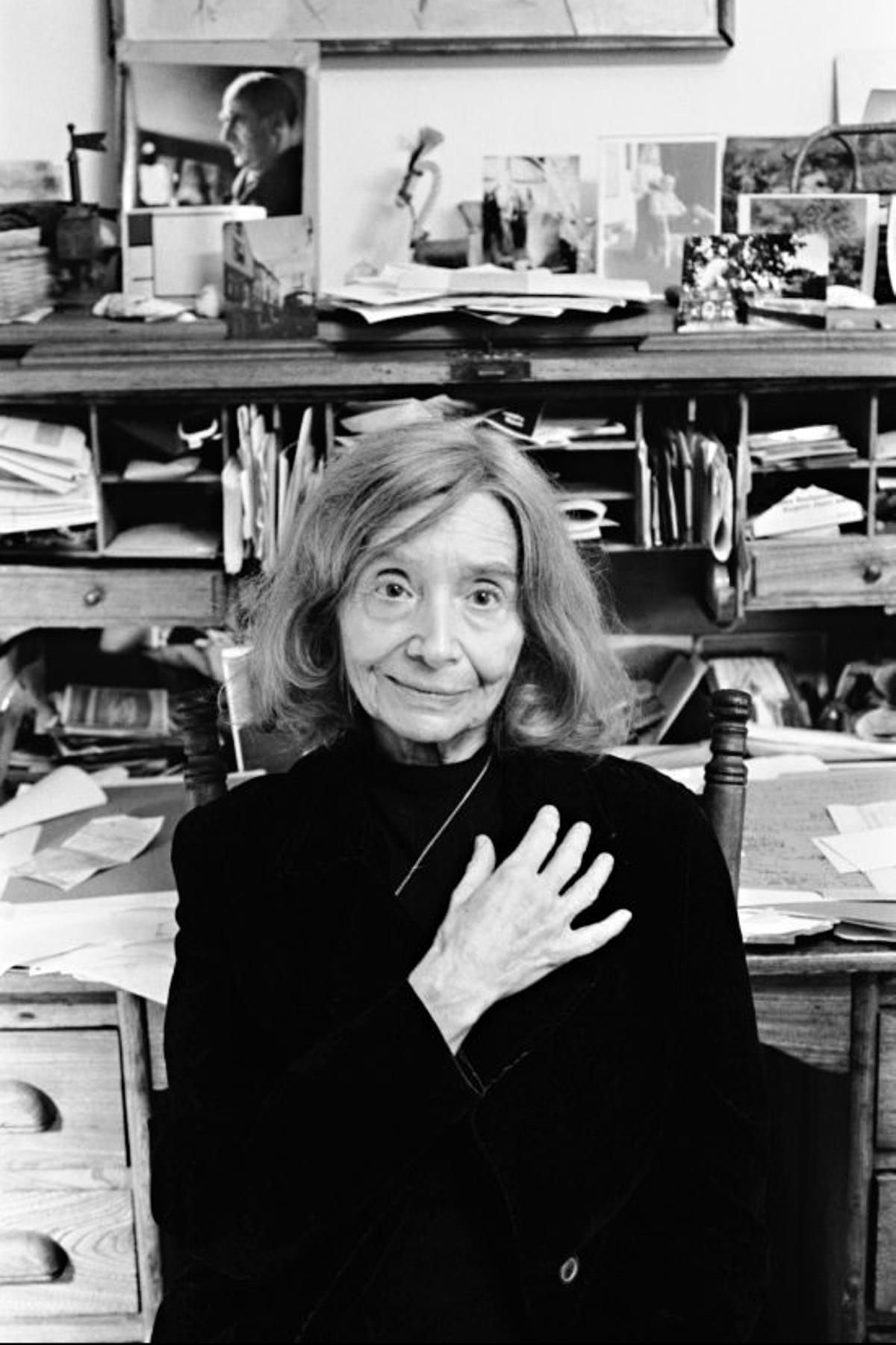 La poeta Hilda Morley.