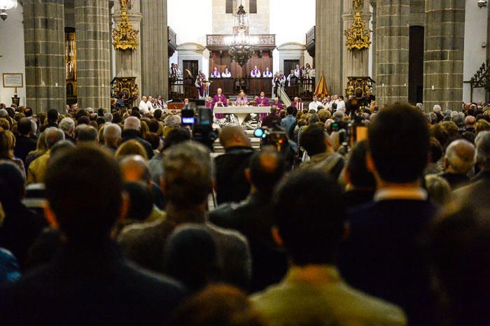 Misa en la Catedral contra Gala Drag