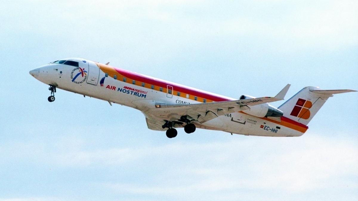 Un avión de la compañía Arir Nostrum, que ha anunciado este lunes sus conexiones con la ciudad francesa de Niza.