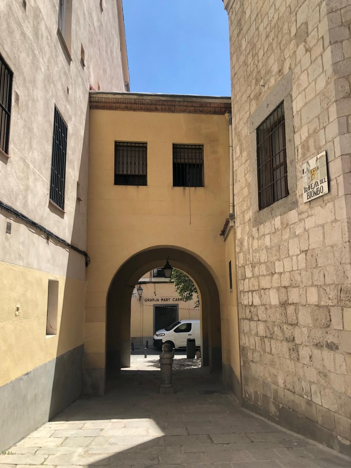 Travesía del Biombo, la calle más corta de Madrid.