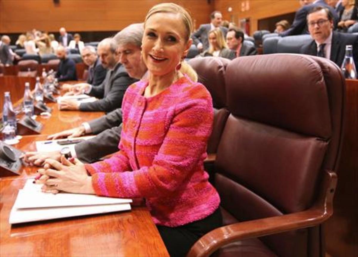 Cristina Cifuentes, en la Asamblea de Madrid, en pleno escándalo por su máster fantasma.