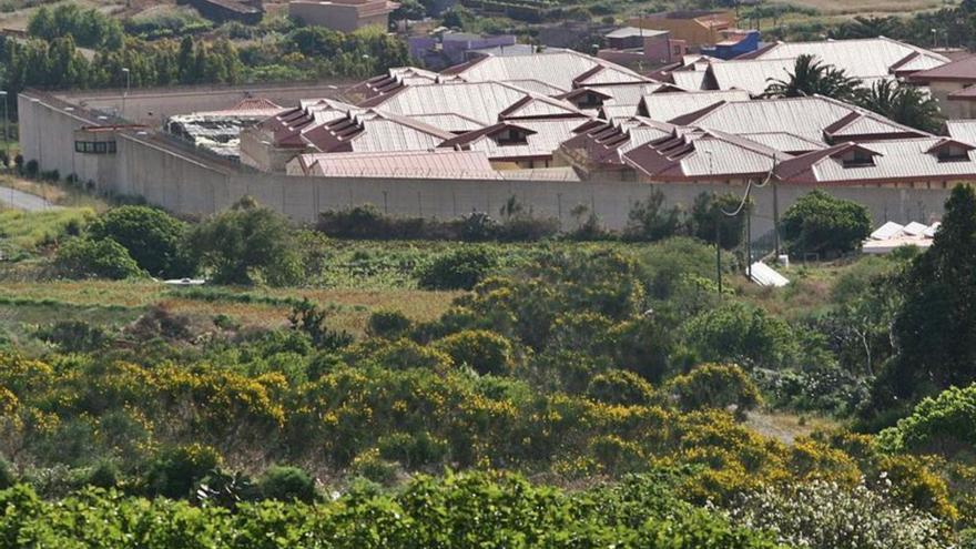 Homenaje a internos de Tenerife II que han fallecido durante los últimos años