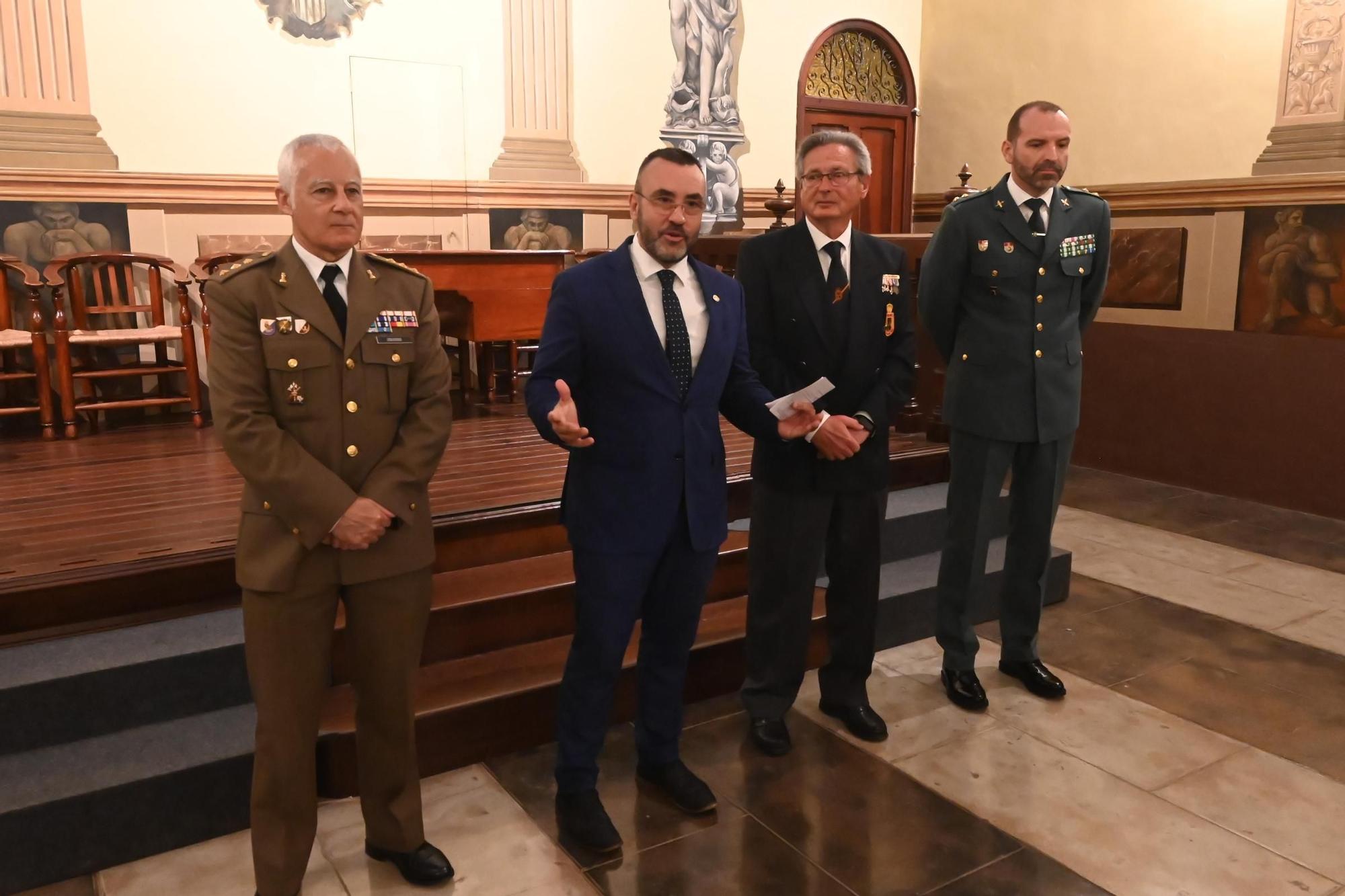 FOTOGALERÍA I La Real Hermandad de Veteranos de las Fuerzas Armadas y la Guardia Civil reconoce a voluntarios en Vila-real