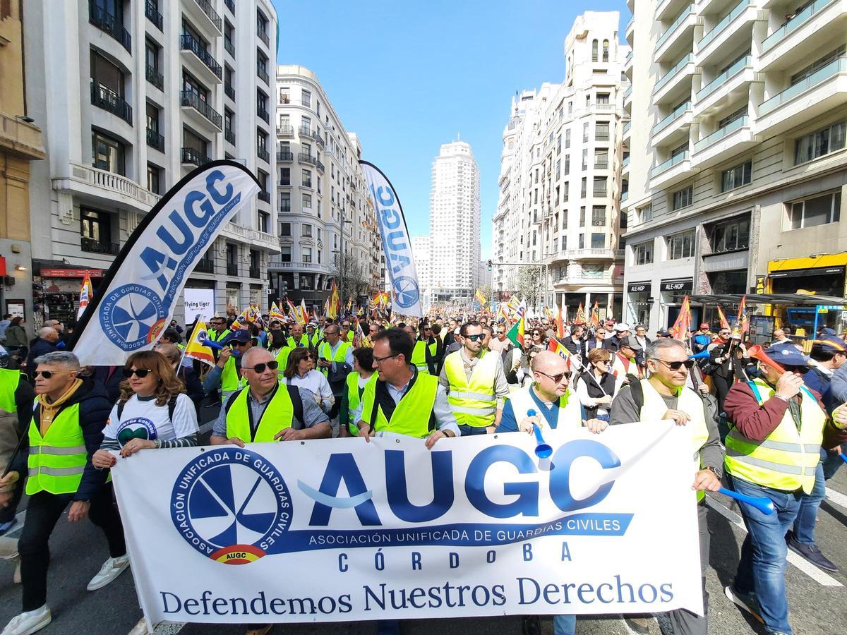 AUGC Córdoba en la manifestación celebrada hoy en Madrid, en la plaza de España.