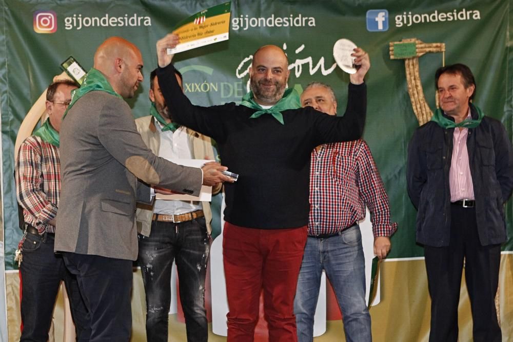 Gala de entrega de premios de "Gijón de sidra" en el Llagar de Castiello