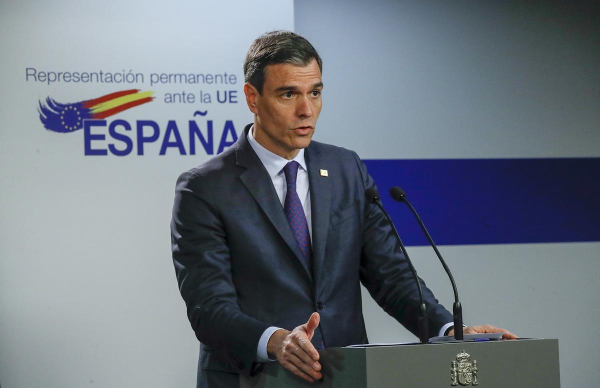 Sánchez acusa a Feijóo de superar la “deslealtad a España” de Pablo Casado