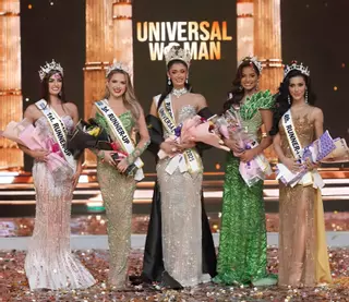 La modelo de Vila de Cruces Iris Miguélez triunfa en un certamen de belleza en la India