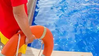 En estado crítico tras caer en una piscina de Lanzarote