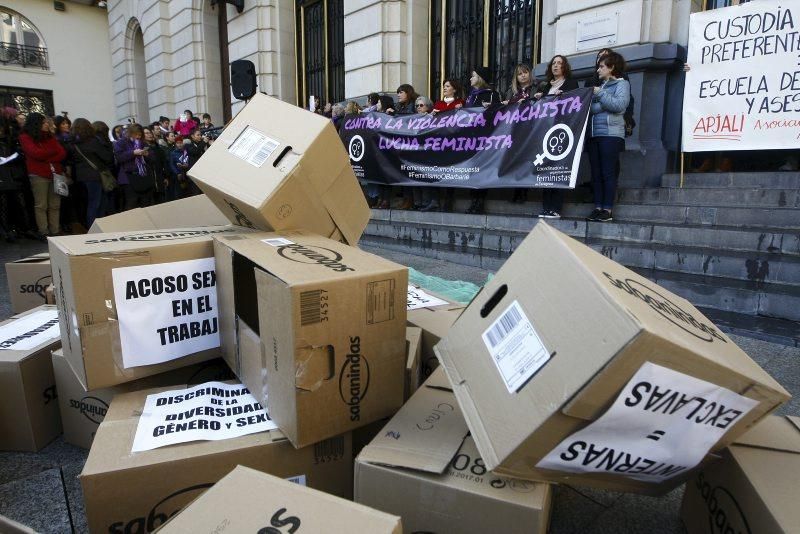 Manifestación contra la violencia machista en Zaragoza