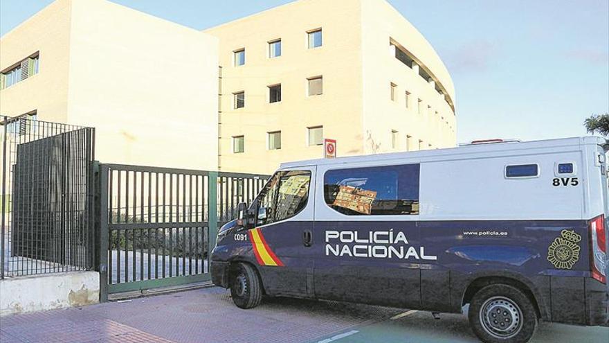 Condenado por asaltar cuchillo en mano una finca y pegar a un vecino en Castelló