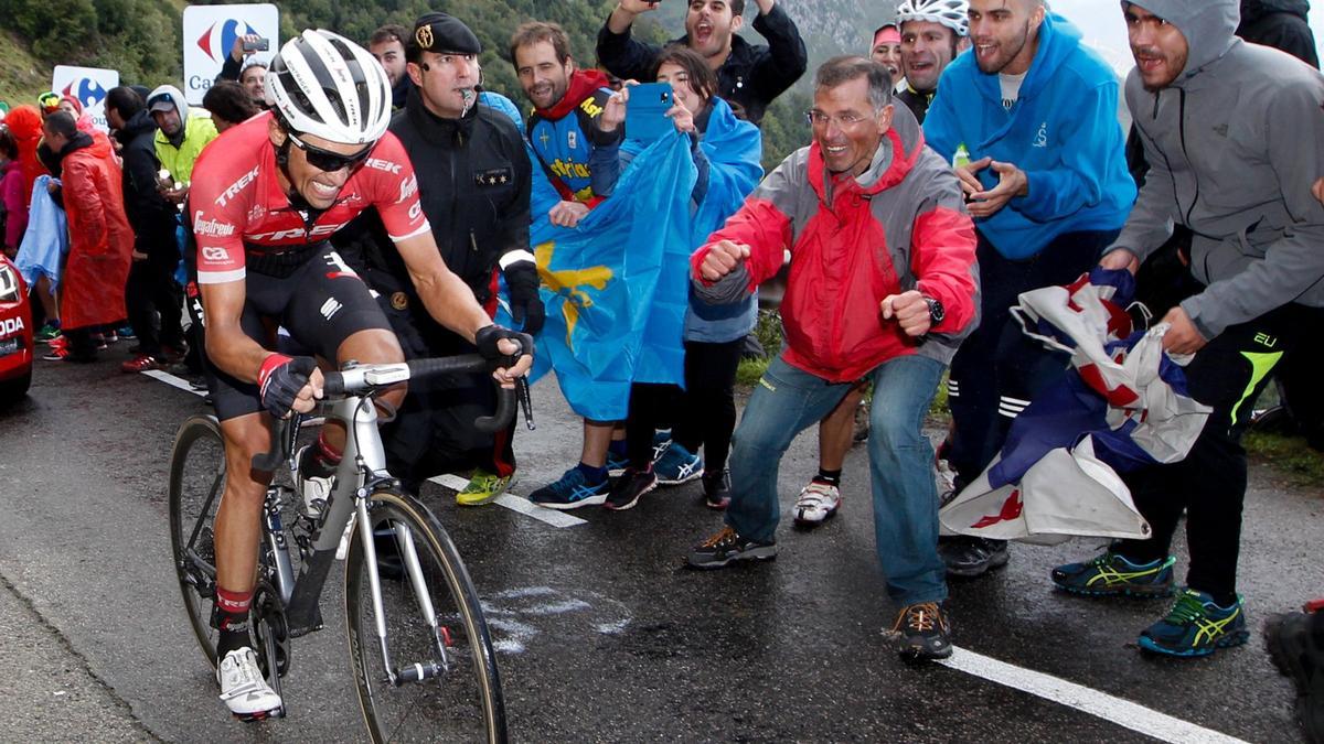 Alberto Contador, que ganó en el Angliru el año que se retiró, 2017.