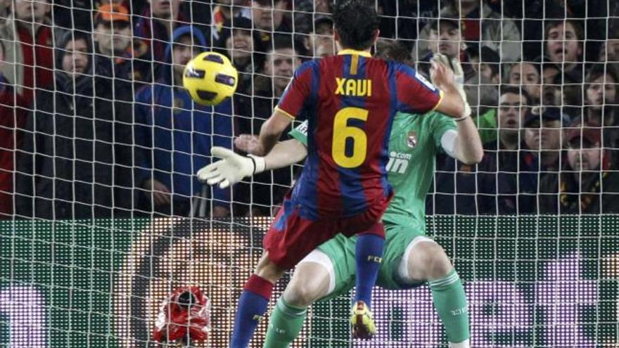 Xavi inaugurando el marcador.