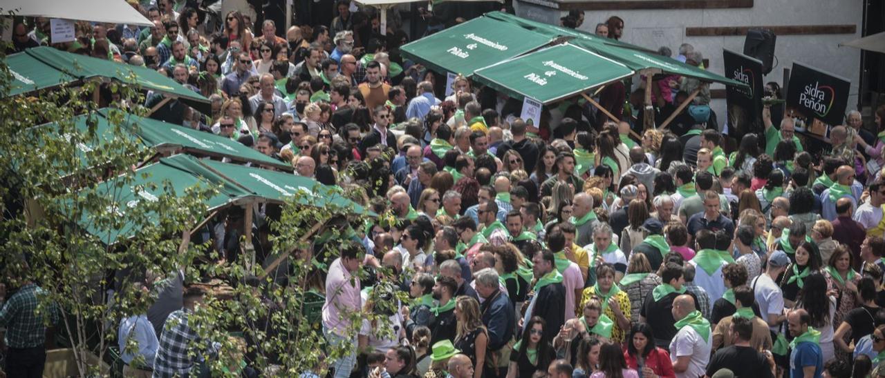 La calle Gascona, a rebosar durante la última edición de la Preba de la Sidra, el pasado mes de junio. | Irma Collín