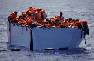 Más de 100 inmigrantes rescatados por Open Arms en la costa de Lampedusa