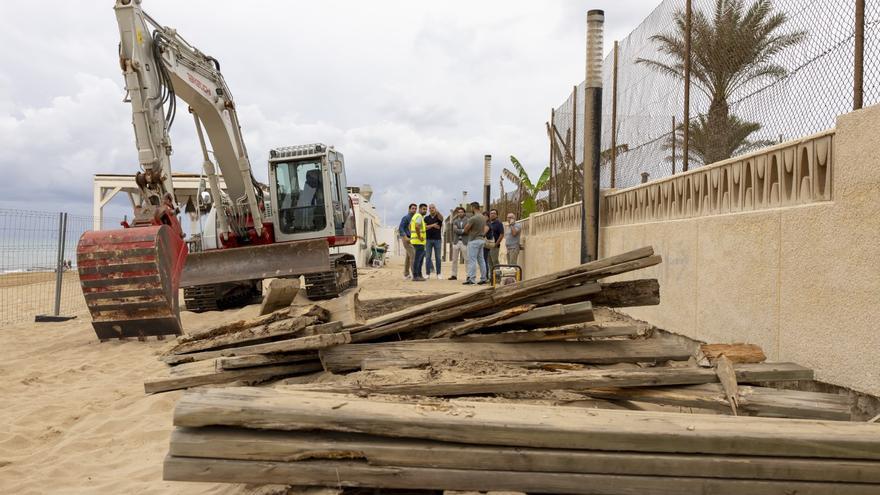 Torrevieja inicia la renovación de la senda peatonal de La Mata tras una década de espera