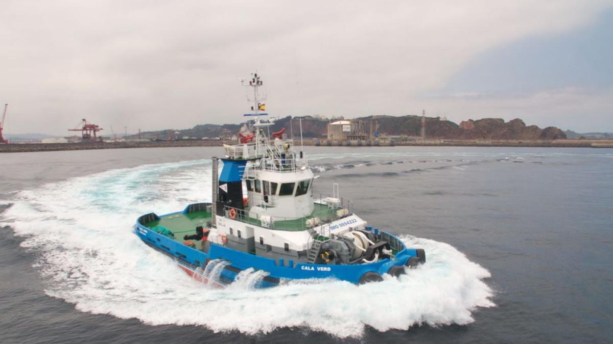 El remolcador «Cala Verd», construido por Armón, en pruebas en Gijón. | Armón