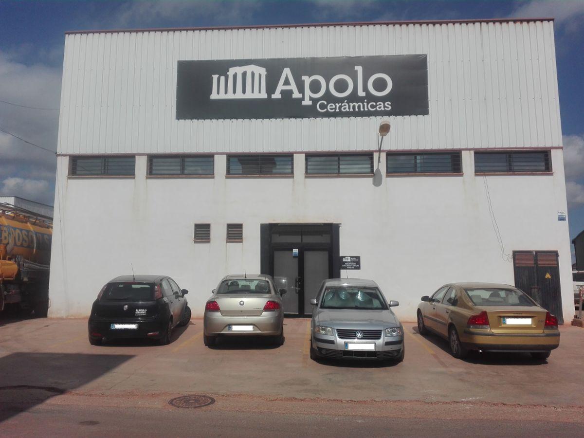 Exterior de la empresa Apolo Cerámicas, en l'Alcora.