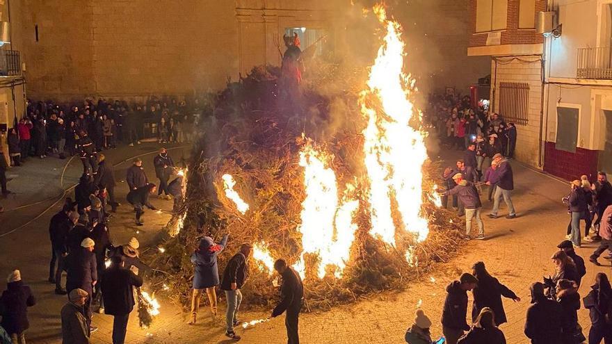 Macrogalería con las mejores fotos de Sant Antoni del fin de semana en Castellón