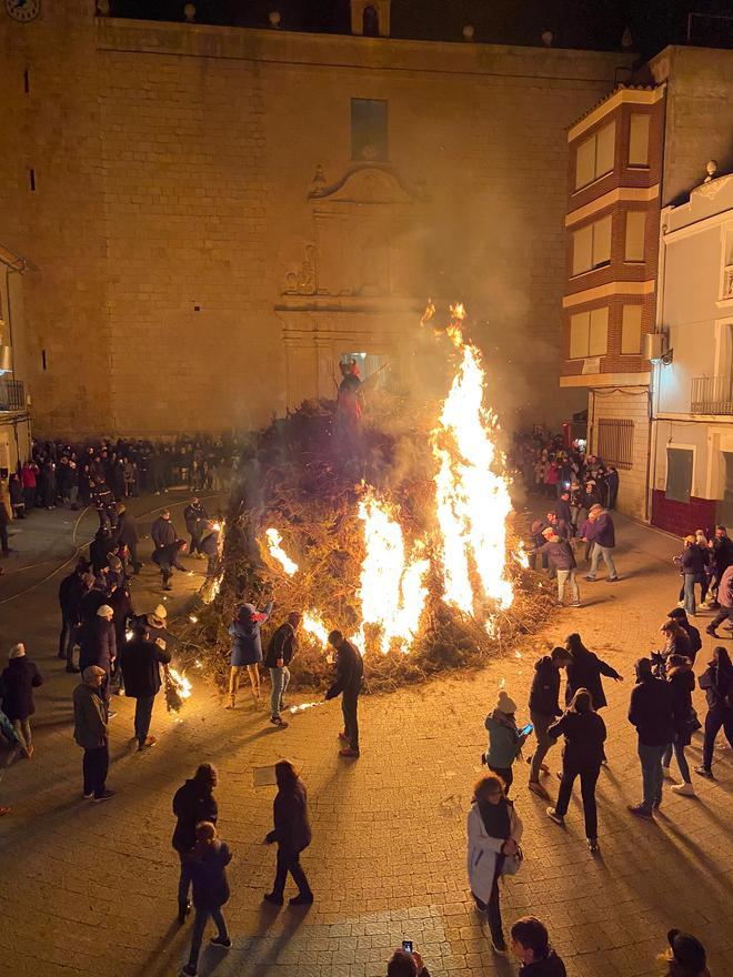 Macrogalería con las mejores fotos de Sant Antoni del fin de semana en Castellón