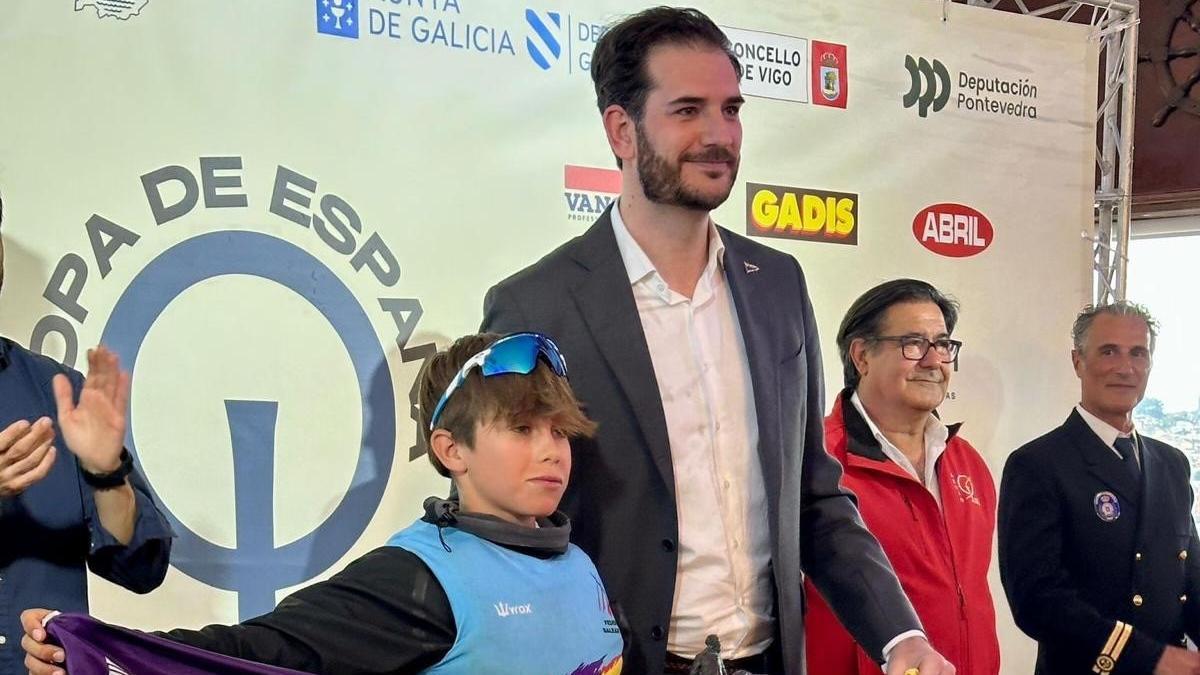 Jan Palou, junto a Antonio Pérez, presidente del RCN Vigo.