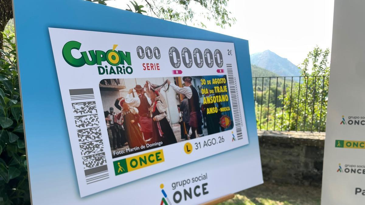 El cupón homenaje al Traje Ansotano, en su presentación