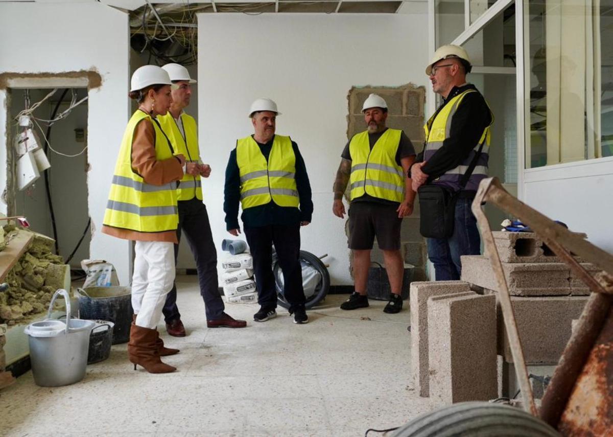 Visita de representantes del Gobierno a las futuras oficinas del Semac.