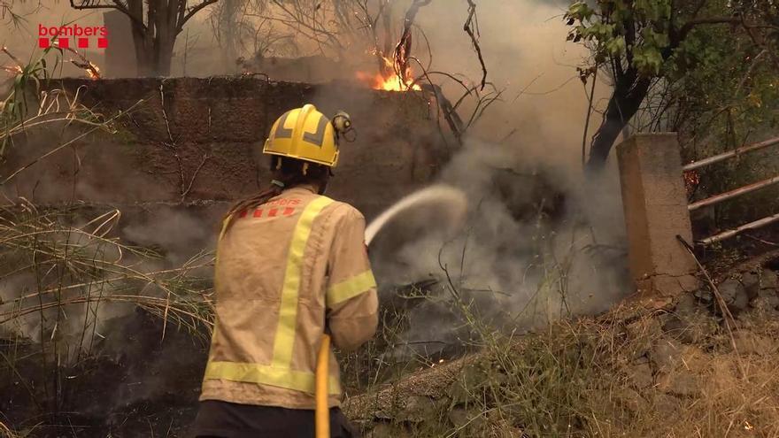 El foc a la Pobla de Claramunt ha afectat algunes cases