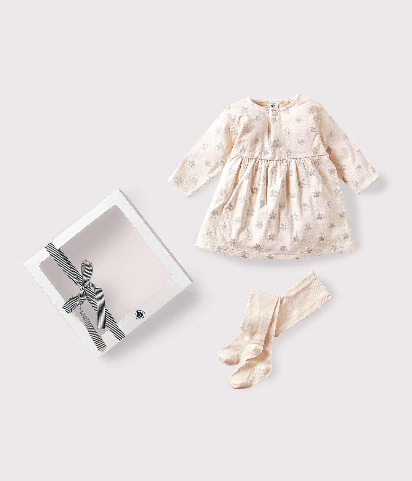 Estuche de regalo de bebé con vestido y complementos de Petit Bateau