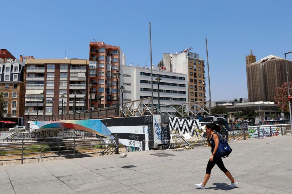 La nueva pasarela peatonal que sustituirá a la que ahora conecta El Perchel con la explanada del CAC se construirá en año y medio.