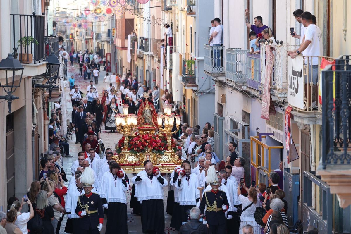 Almassora muestra su devoción a su patrona