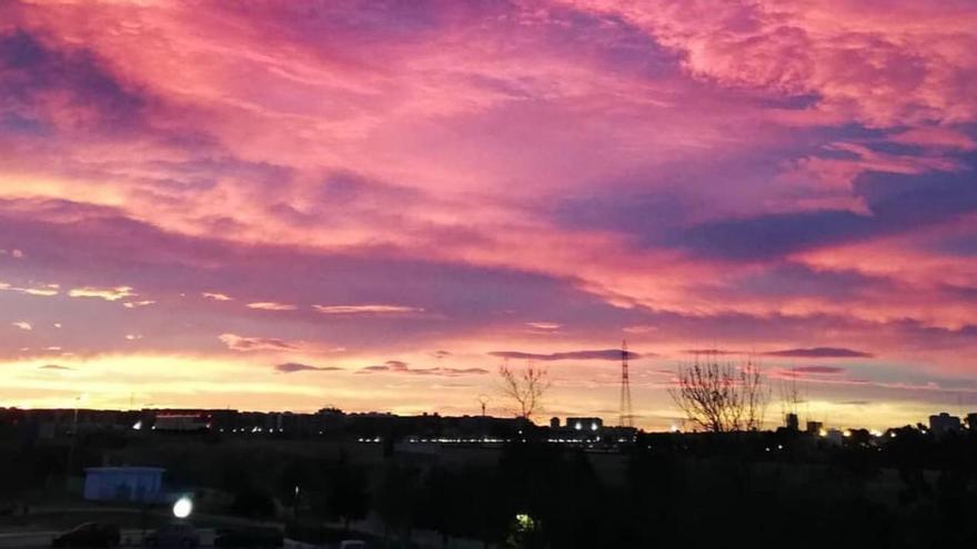 Candilazo espectacular en el cielo de València