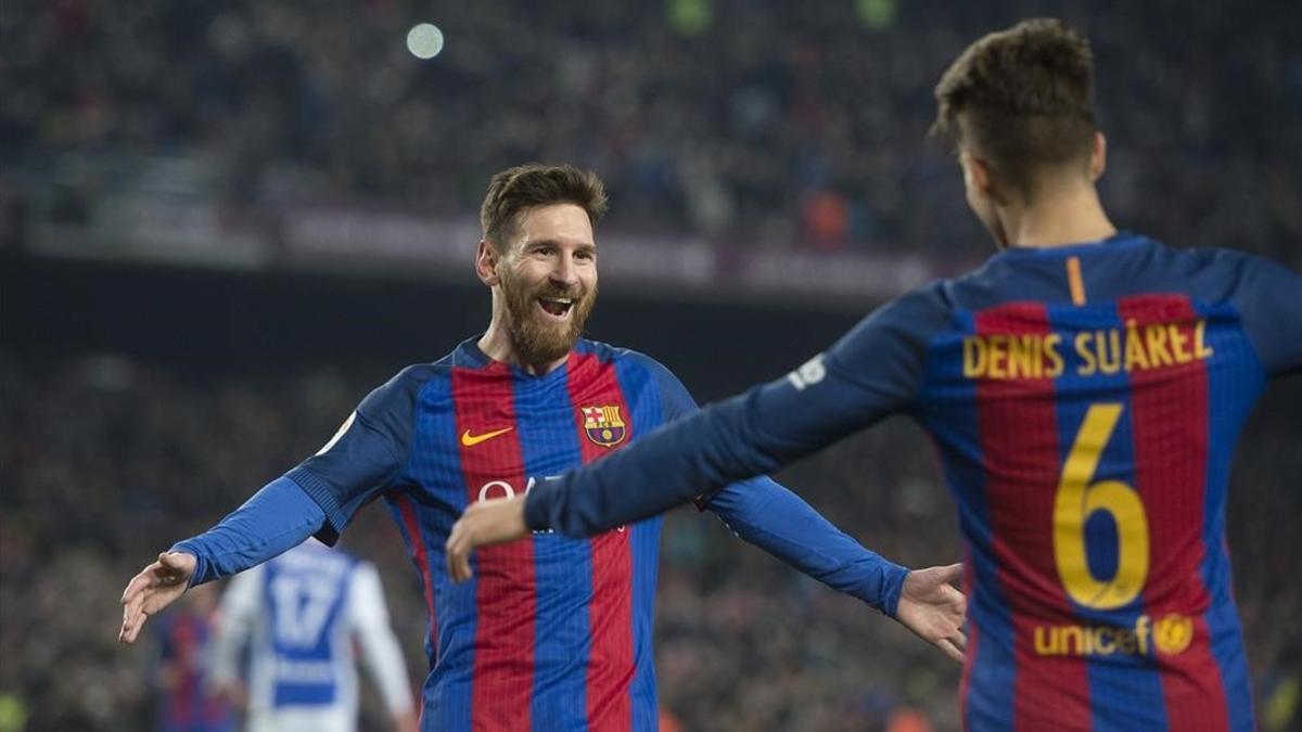 Messi y Denis Suárez celebran el quinto gol del Barça, el segundo del centrocampista gallego.