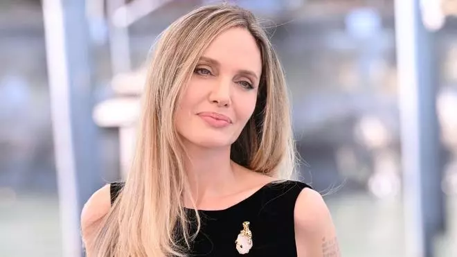 Angelina Jolie, acusada de usar "brujería y conexiones hipnóticas" para acosar a una mujer
