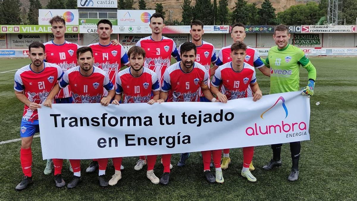 El Atlético Monzón antes de disputar su encuentro ante el filial oscense.